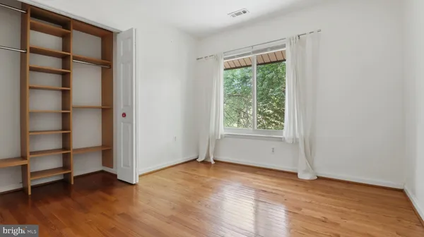 $3,390 | 18925 Lindenhouse Road, Gaithersburg, MD 20879