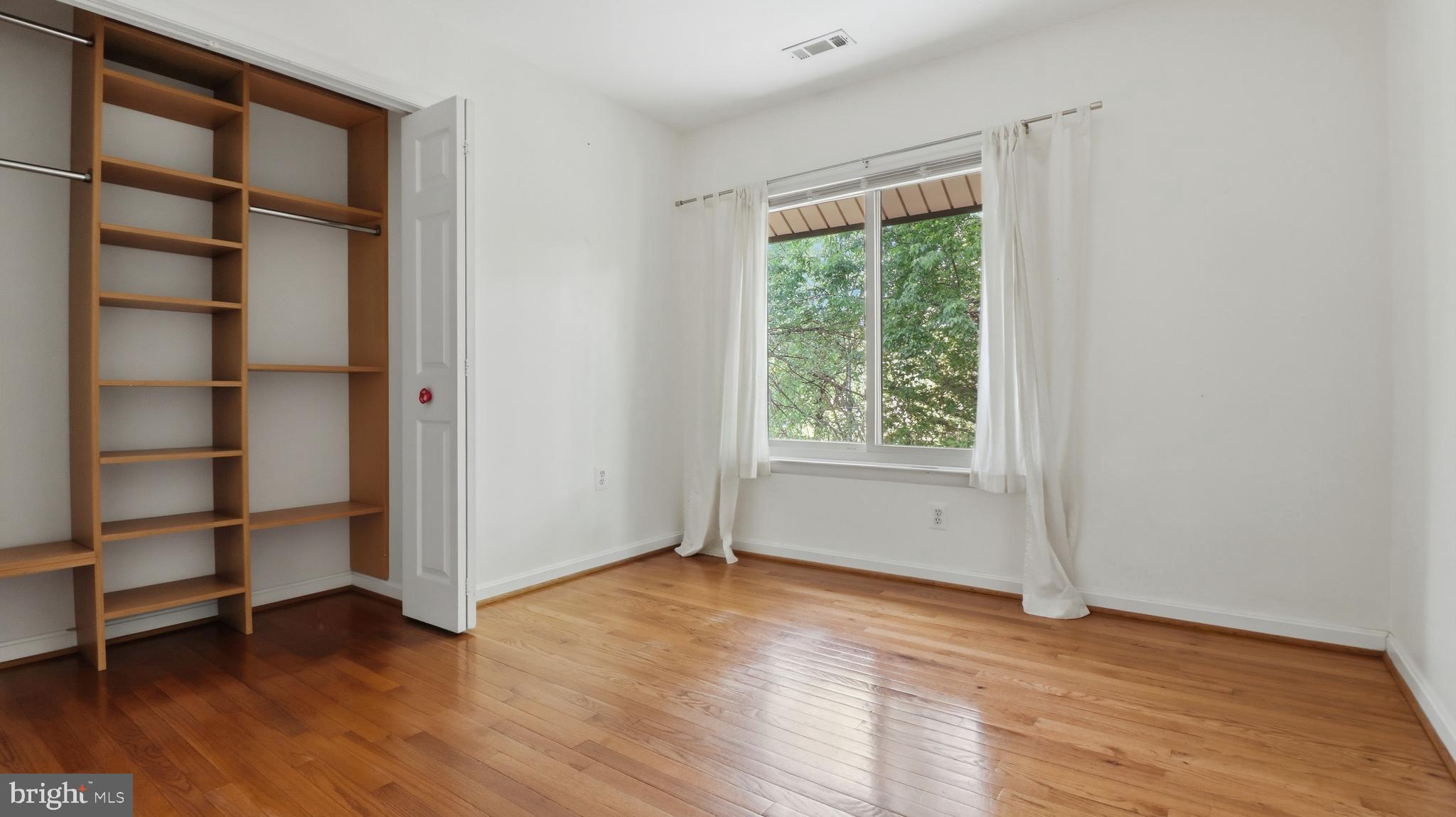 18925 Lindenhouse Road Gaithersburg, MD 20879 - Photo 25 of 49