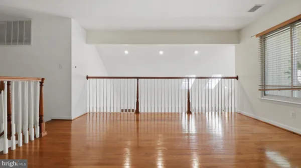 $3,390 | 18925 Lindenhouse Road, Gaithersburg, MD 20879