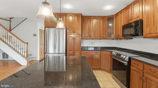 $3,390 | 18925 Lindenhouse Road, Gaithersburg, MD 20879