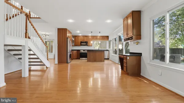 $3,390 | 18925 Lindenhouse Road, Gaithersburg, MD 20879