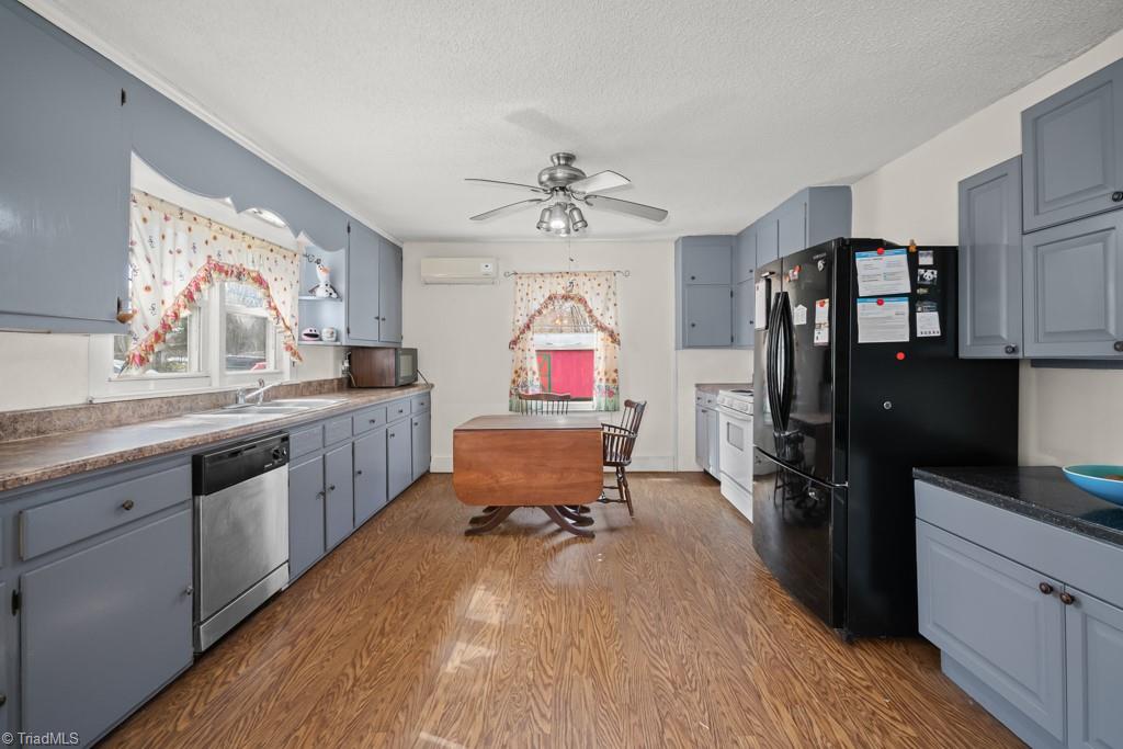 1269 Grooms Road Reidsville, NC 27320 - Photo 11 of 31 Gallery Image 11