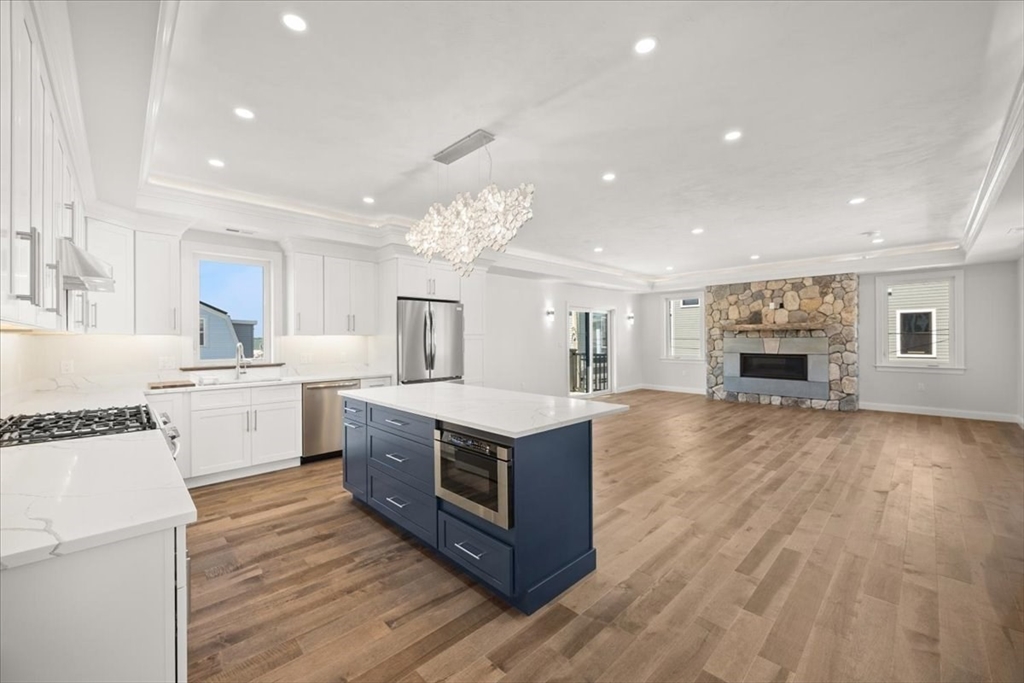 84 Post Island Road Quincy, MA 02169 - Photo 4 of 41