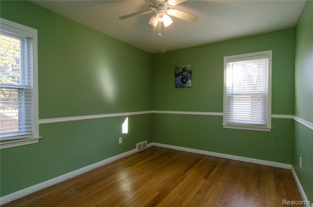 2617 Bembridge Road Royal Oak, MI 48073 - Photo 11 of 27 11.jpg