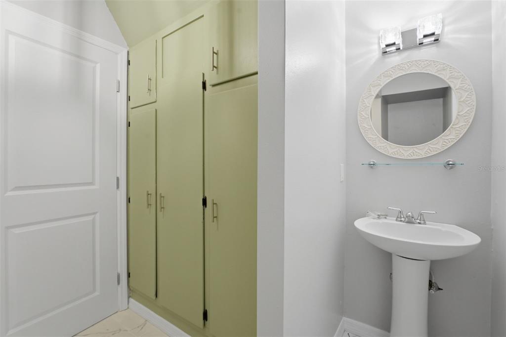 5328 Fox Run Road Sarasota, FL 34231 - Photo 13 of 27