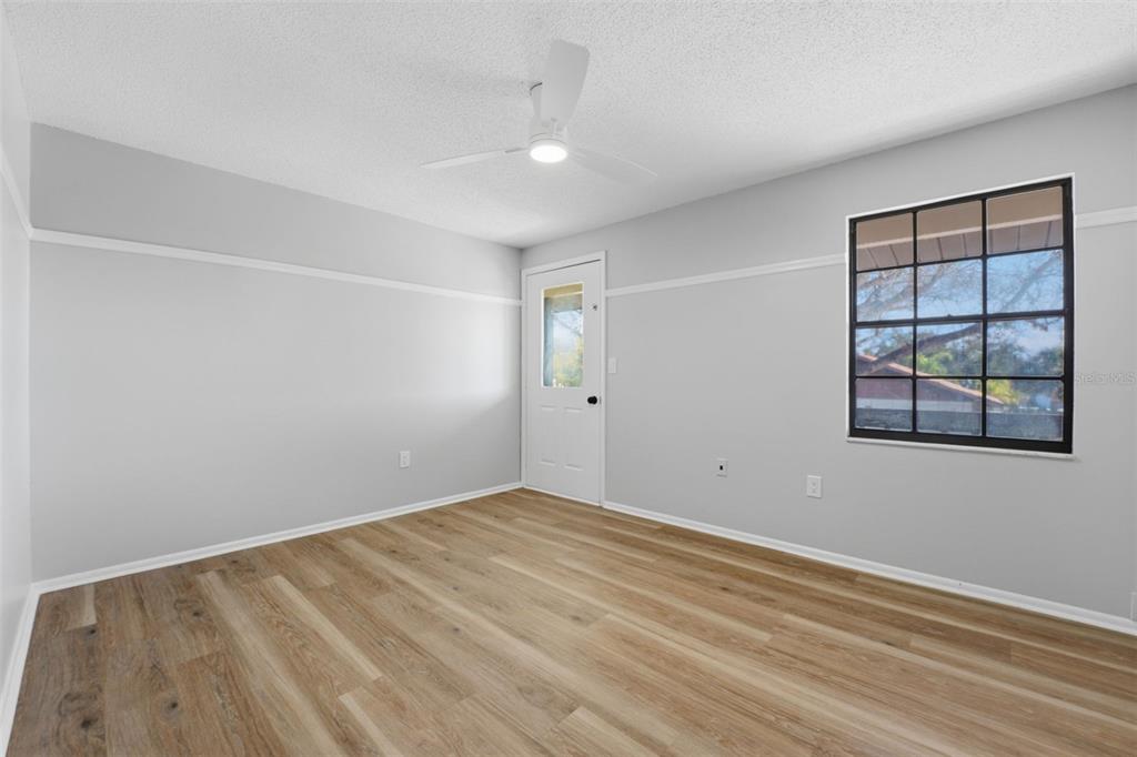 5328 Fox Run Road Sarasota, FL 34231 - Photo 16 of 27