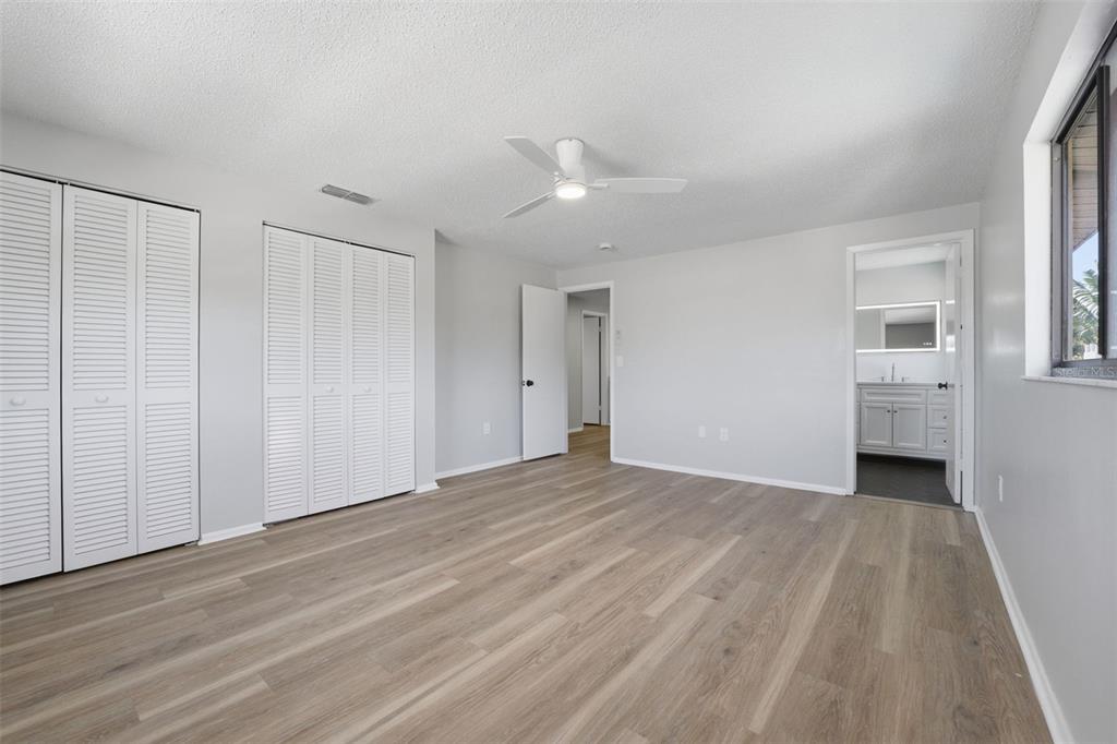 5328 Fox Run Road Sarasota, FL 34231 - Photo 18 of 27