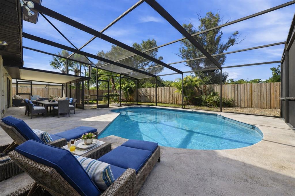 5328 Fox Run Road Sarasota, FL 34231 - Photo 2 of 27