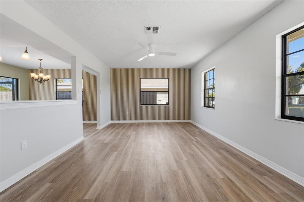 5328 Fox Run Road Sarasota, FL 34231 - Photo 5 of 27