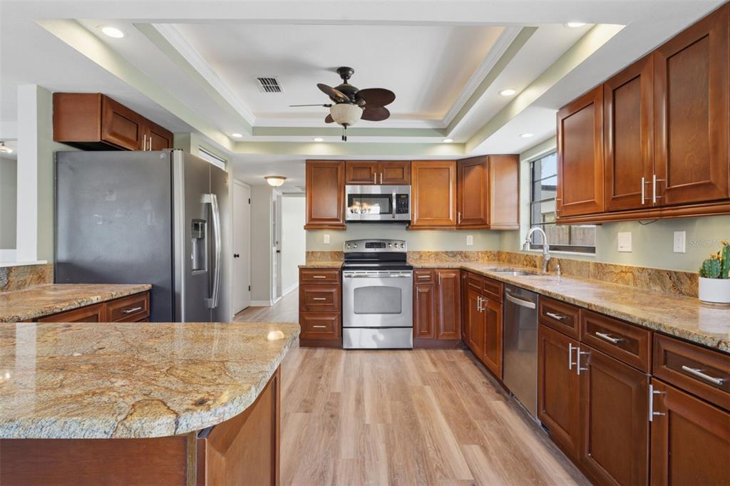 5328 Fox Run Road Sarasota, FL 34231 - Photo 8 of 27