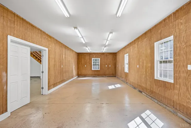 a view of yard with tree