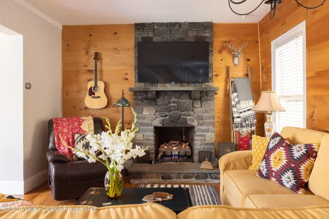 $581,250 | 528 Highway 296, Windham, NY 12439