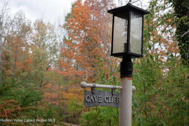 $581,250 | 528 Highway 296, Windham, NY 12439