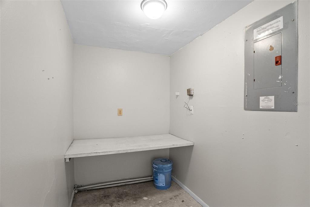 12668 Castle Hill Drive Tampa, FL 33624 - Photo 25 of 32 a view of room