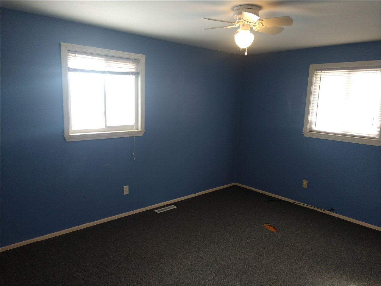 8295 Miller Road Swartz Creek, MI 48473 - Photo 7 of 11 50003420-6.JPG