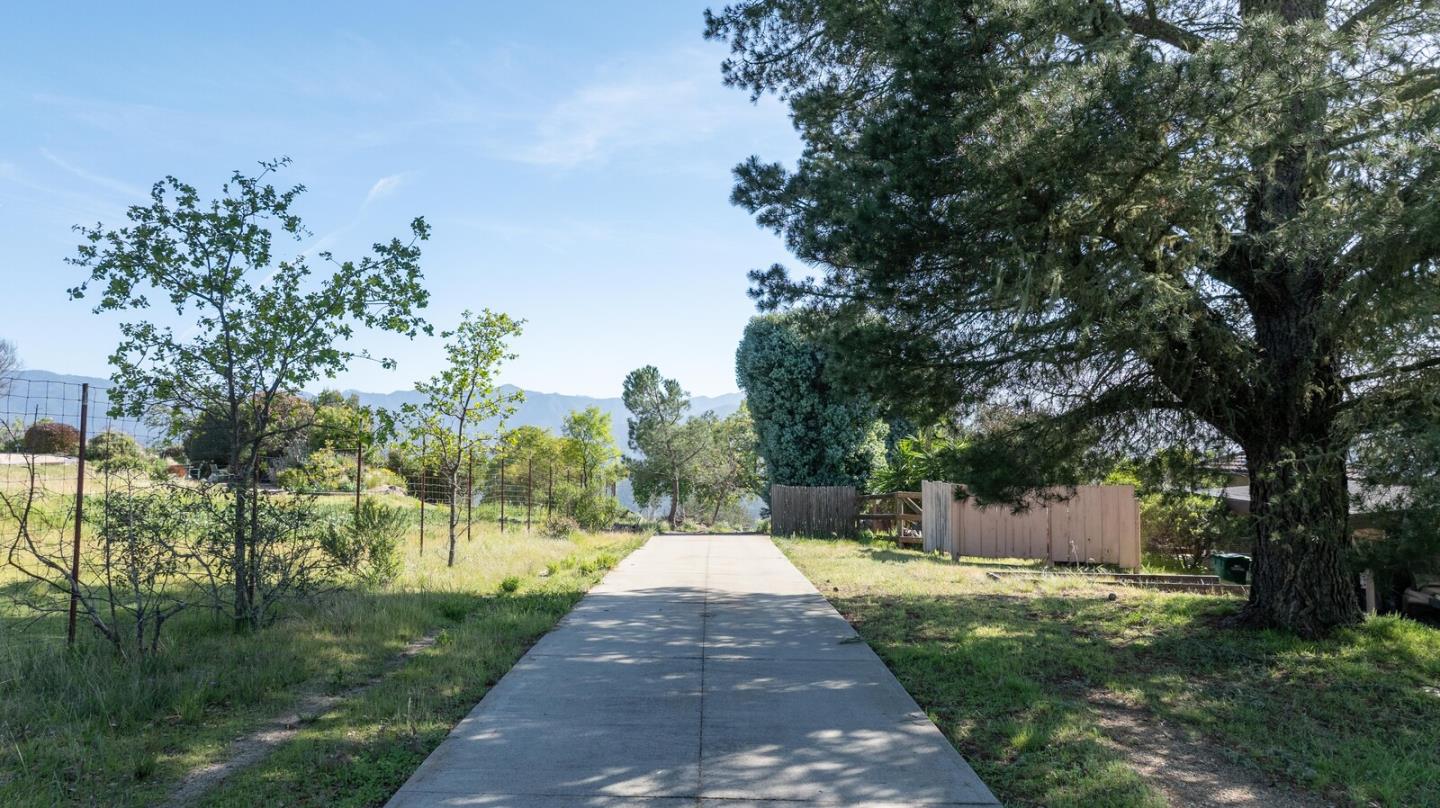 34994 Sky Ranch Road Carmel Valley, CA 93924 - Photo 5 of 36
