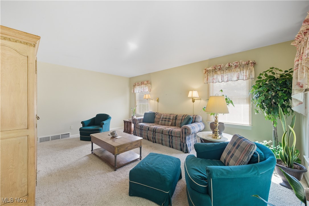 2193 Howland Wilson Road Northeast Warren, OH 44484 - Photo 4 of 25 Gallery Image 4