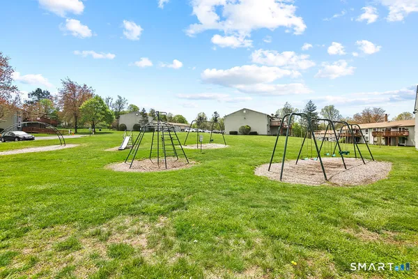 $2,100 | 35 Carillon Drive, Unit D, Rocky Hill, CT 06067