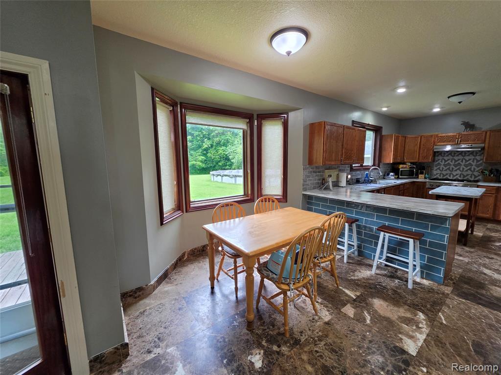 5150 West Carpenter Road Flint, MI 48504 - Photo 5 of 33