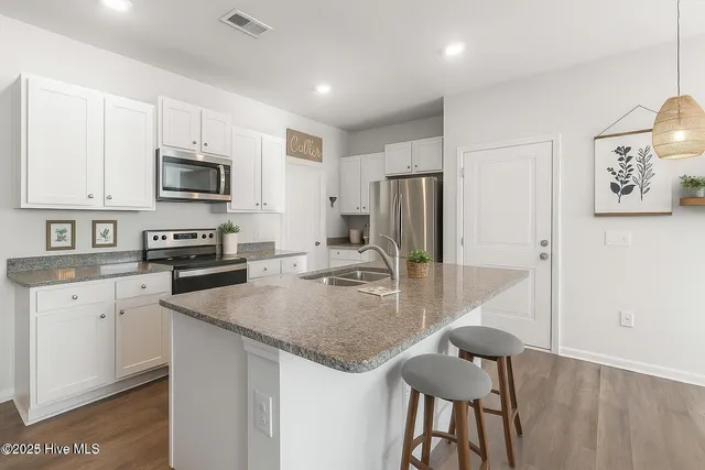 $353,000 | 1524 Pleasant Hollow Southeast, Bolivia, NC 28422