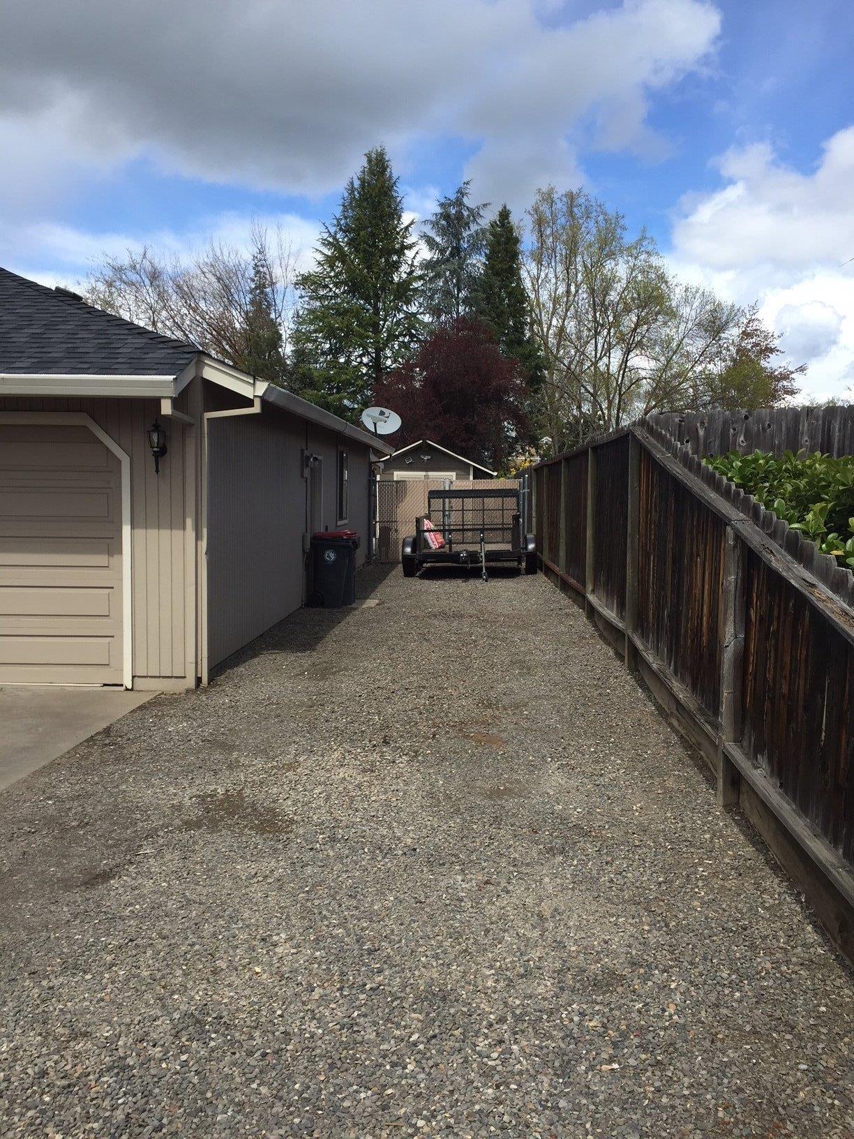 2830 Barclay Road Medford, OR 97504 - Photo 4 of 30 Additional Photo