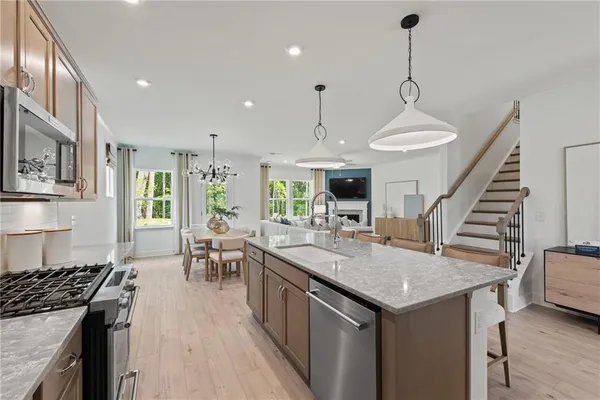 $448,551 | 728 Mirror Lake Parkway, Villa Rica, GA 30180