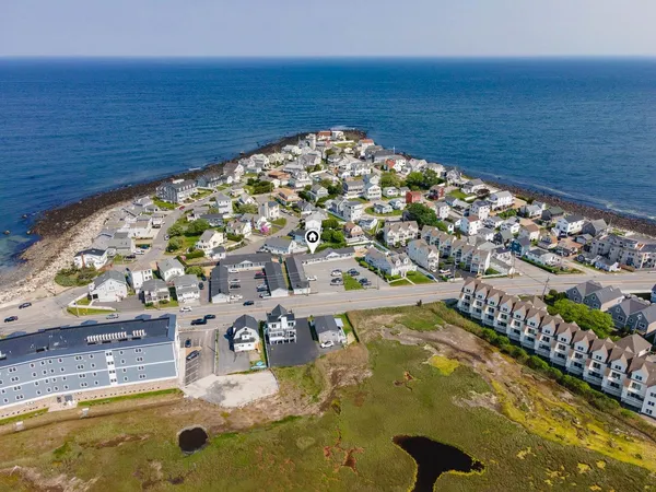 $179,000 | 522 Ocean Boulevard, Unit 10, Hampton, NH 03842
