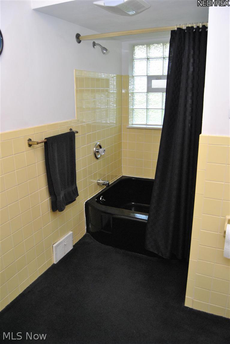 34395 Bainbridge Road Solon, OH 44139 - Photo 7 of 8 Gallery Image 7