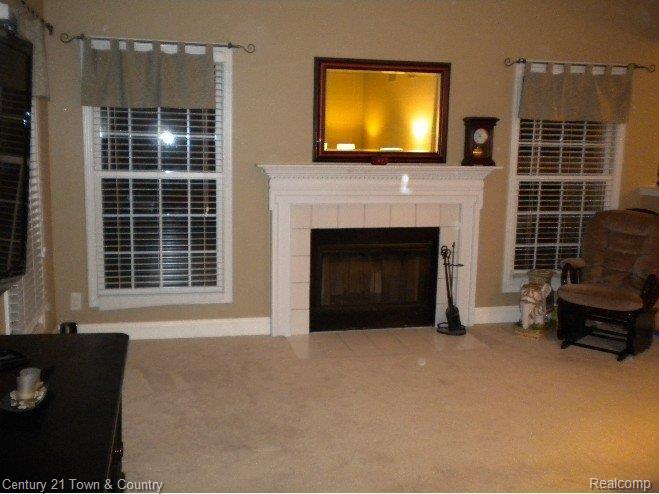 1071 Pointe Pl Boulevard Rochester, MI 48307 - Photo 10 of 25 Family Room