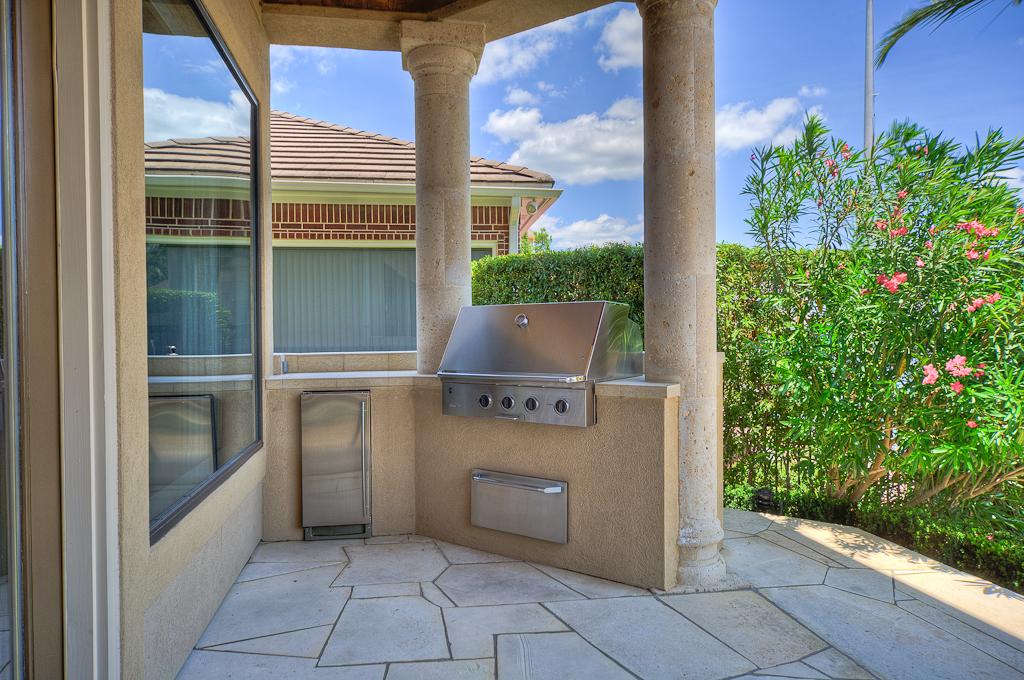 265 Promenade Street South Montgomery, TX 77356 - Photo 44 of 45 a view of kitchen with oven and stove