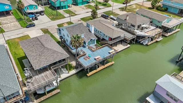 $519,000 | 313 Schooner Drive, Freeport, TX 77541