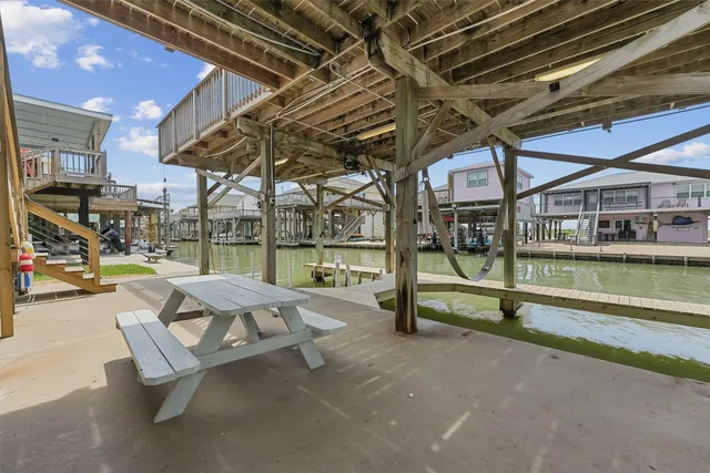 $519,000 | 313 Schooner Drive, Freeport, TX 77541