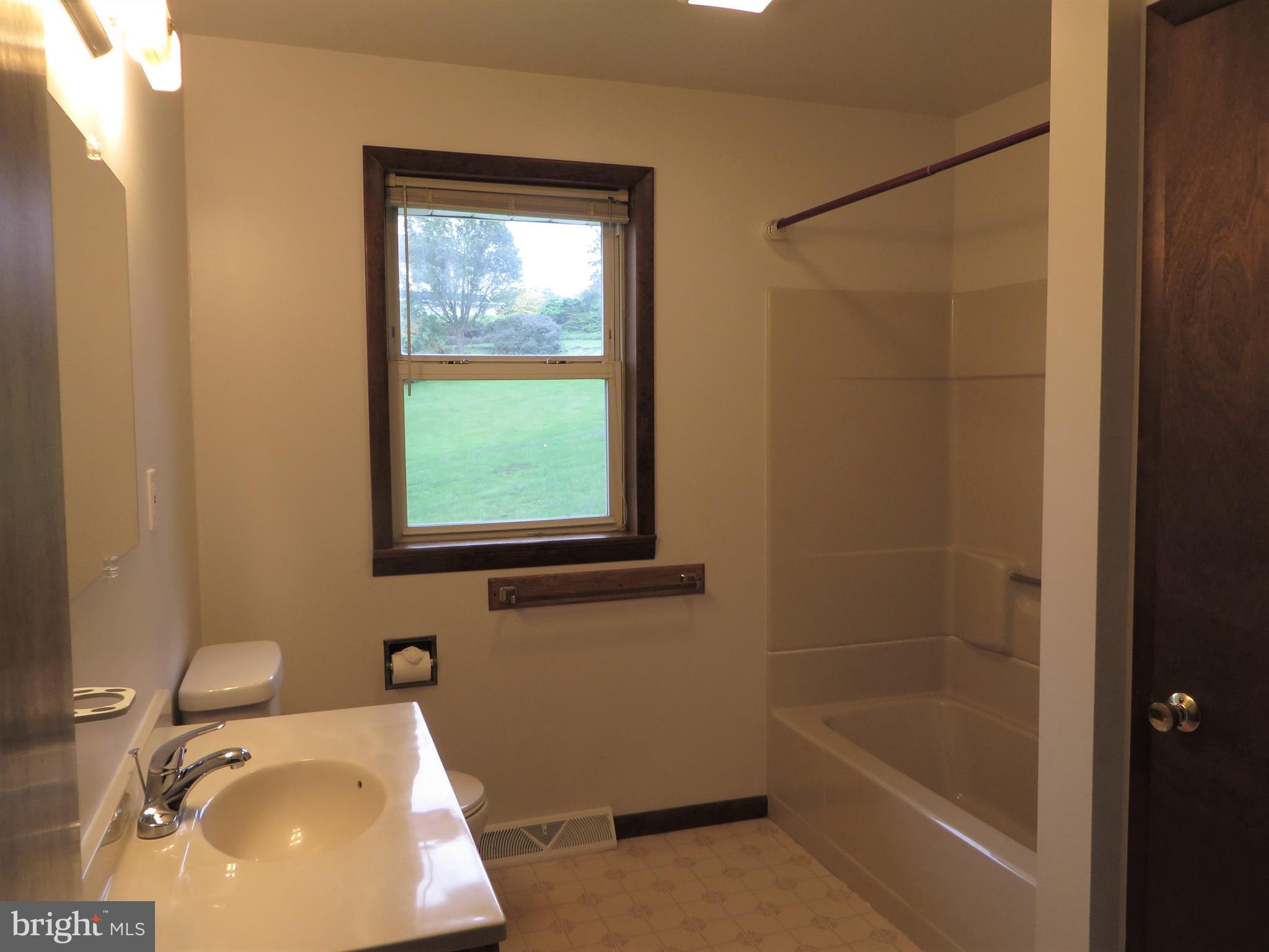 304 West Brubaker Valley Road Lititz, PA 17543 - Photo 23 of 31 Full Bath on Upper Floor