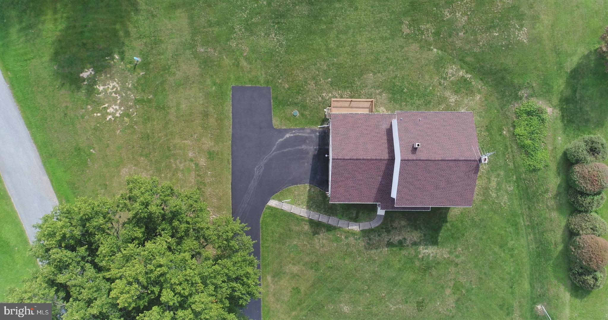 304 West Brubaker Valley Road Lititz, PA 17543 - Photo 4 of 31 Nice Drive way with turn around for Two