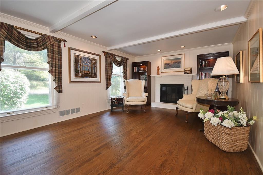765 Pinoak Road Pittsburgh, PA 15243 - Photo 9 of 23 Family Room with gas fireplace