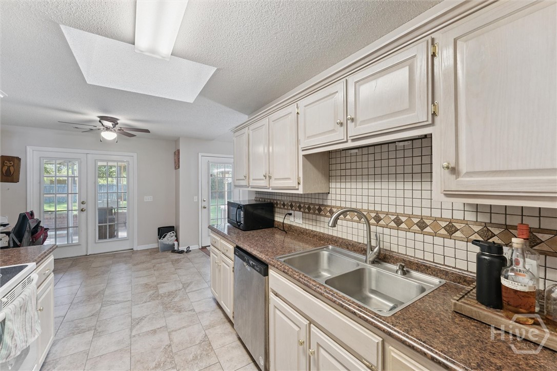 520 Wellington Way Hinesville, GA 31313 - Photo 6 of 14