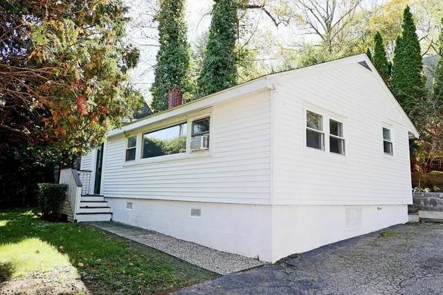 $389,000 | 213 Mamanasco Road, Ridgefield, CT 06877