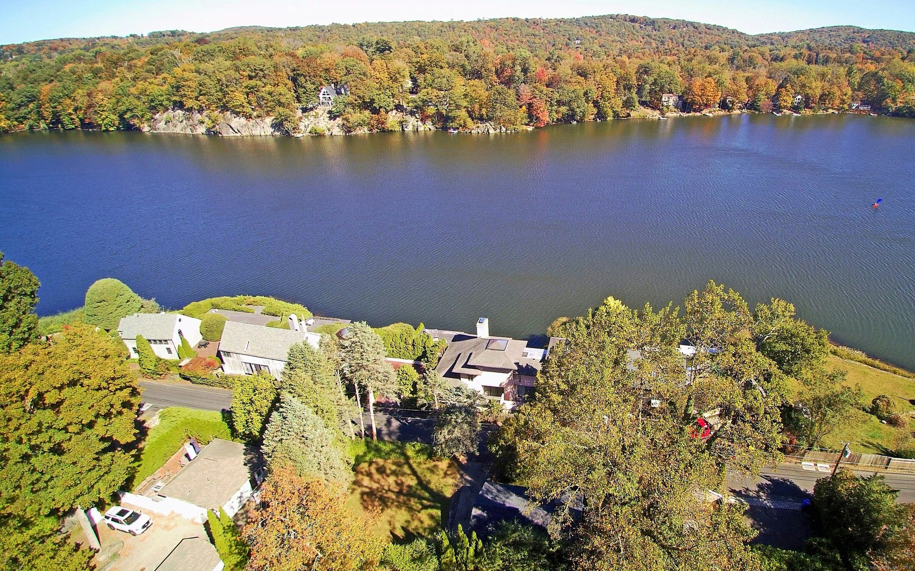 213 Mamanasco Road Ridgefield, CT 06877 - Photo 19 of 35 view of lake with mountain