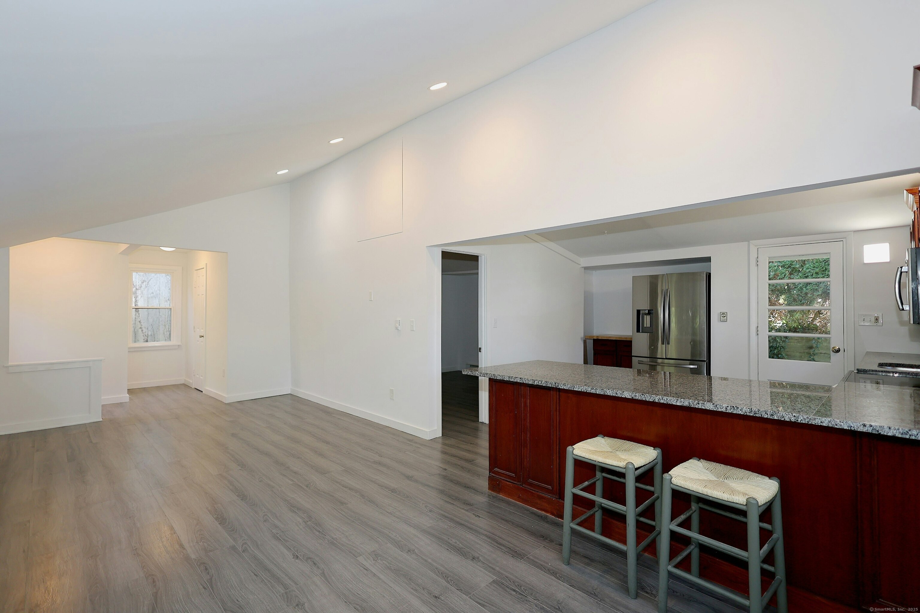 213 Mamanasco Road Ridgefield, CT 06877 - Photo 9 of 35