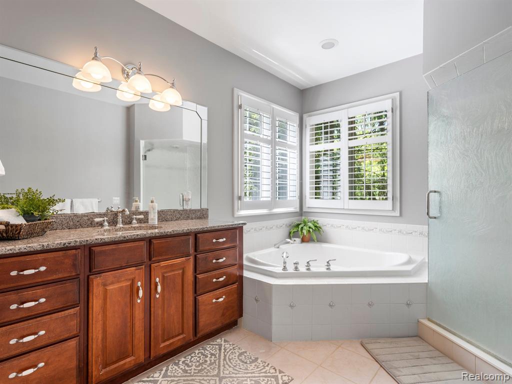 1331 Avon Circle West Rochester Hills, MI 48309 - Photo 15 of 54