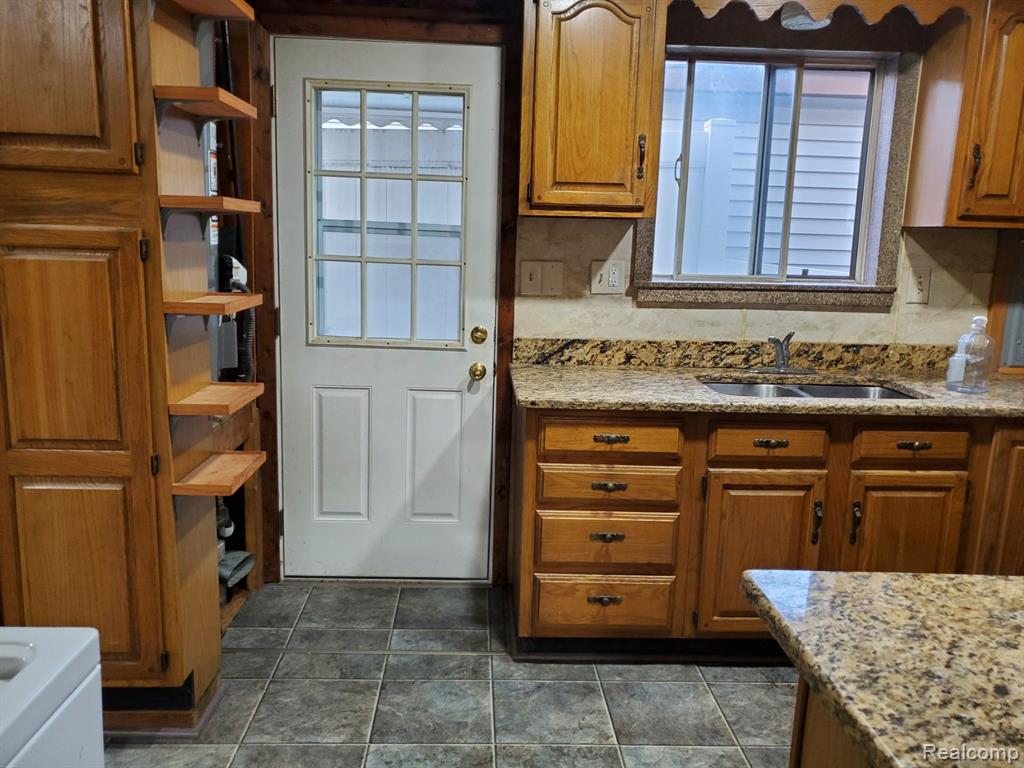 17650 Ruth Street Melvindale, MI 48122 - Photo 13 of 39