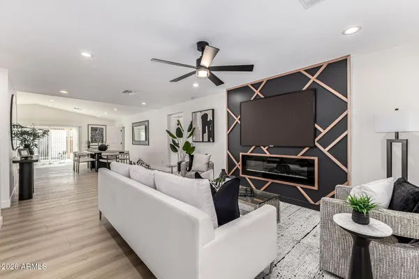 $1,067,900 | 2507 East Devonshire Avenue, Phoenix, AZ 85016