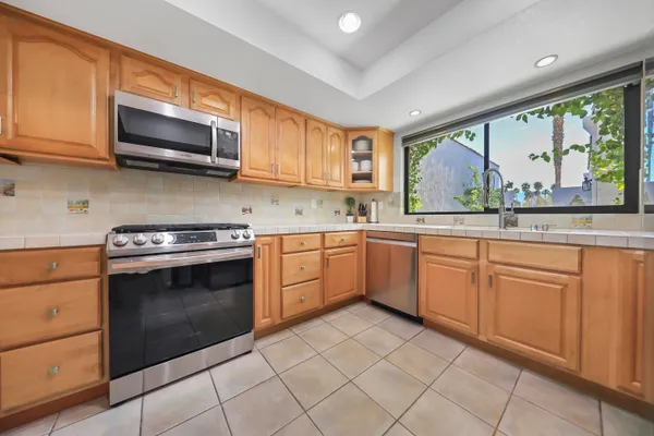 $3,800 | 166 Wimbledon Court, Palm Desert, CA 92260