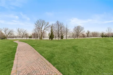 $899,000 | 122-06 Powell Cove Boulevard, Unit 132 | College Point