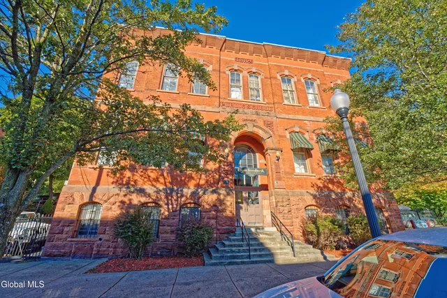 $179,900 | 206 North Pearl Street, Unit 102, Albany, NY 12207