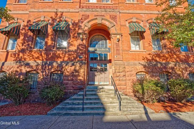 $179,900 | 206 North Pearl Street, Unit 102, Albany, NY 12207