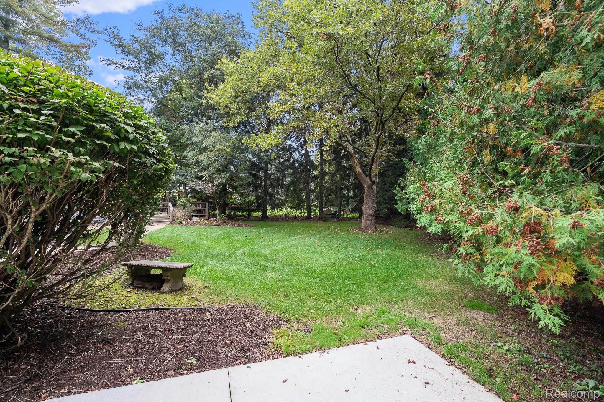 846 Leinster Road Rochester, MI 48309 - Photo 35 of 35 846 Leinster MLS-W039.jpg