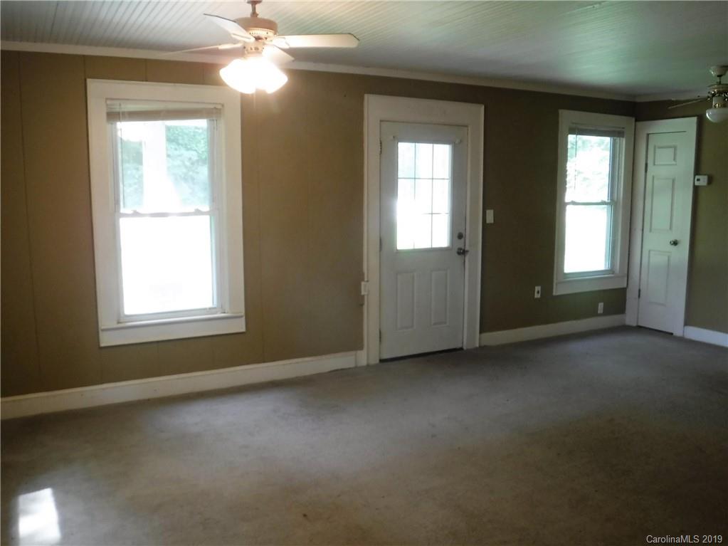 169 Common Wealth Court Rutherfordton, NC 28139 - Photo 4 of 37