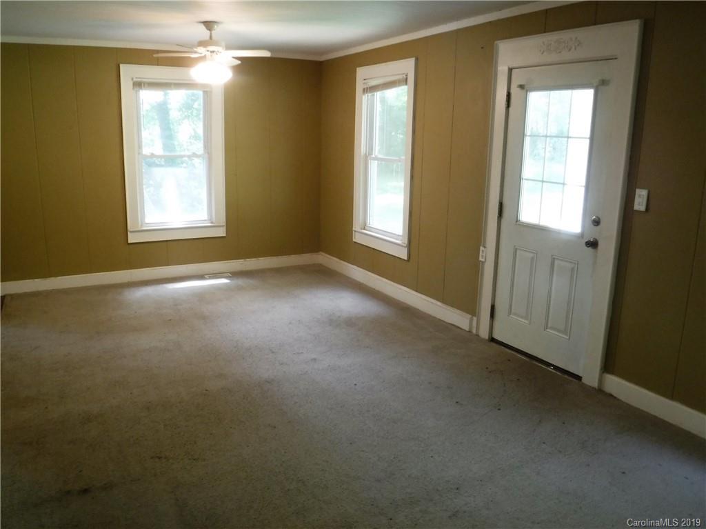 169 Common Wealth Court Rutherfordton, NC 28139 - Photo 6 of 37
