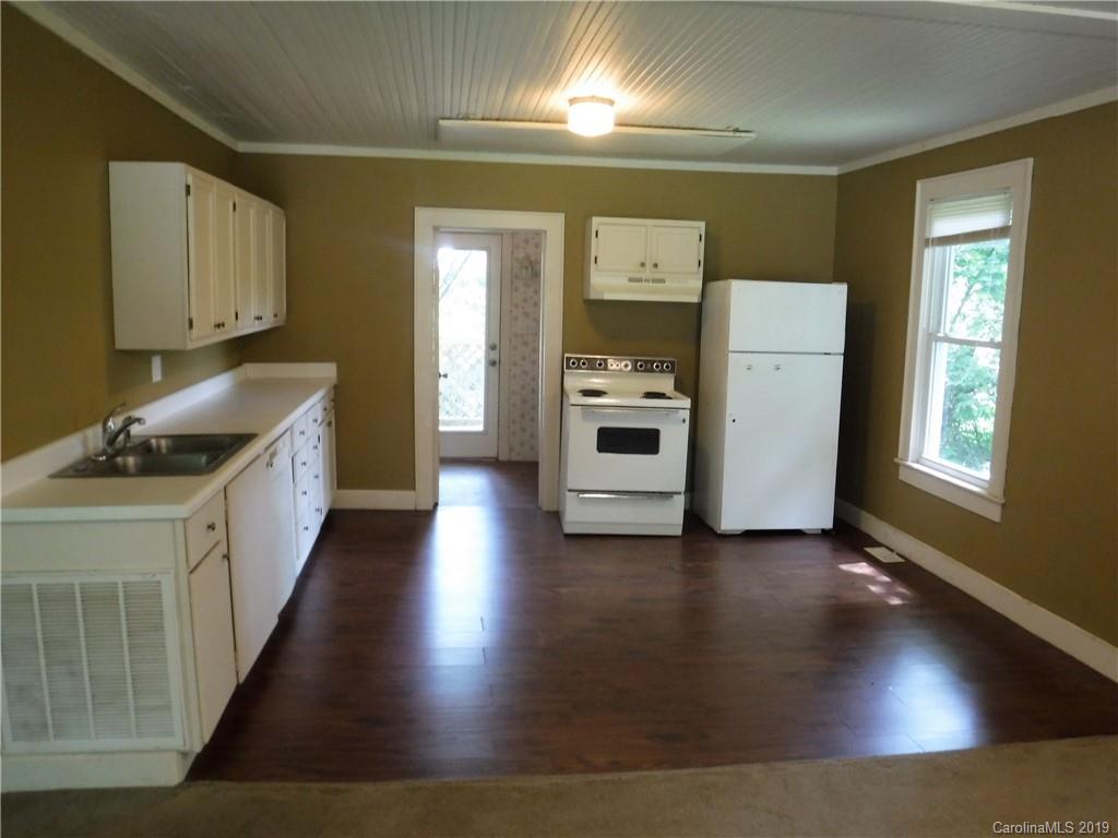 169 Common Wealth Court Rutherfordton, NC 28139 - Photo 7 of 37